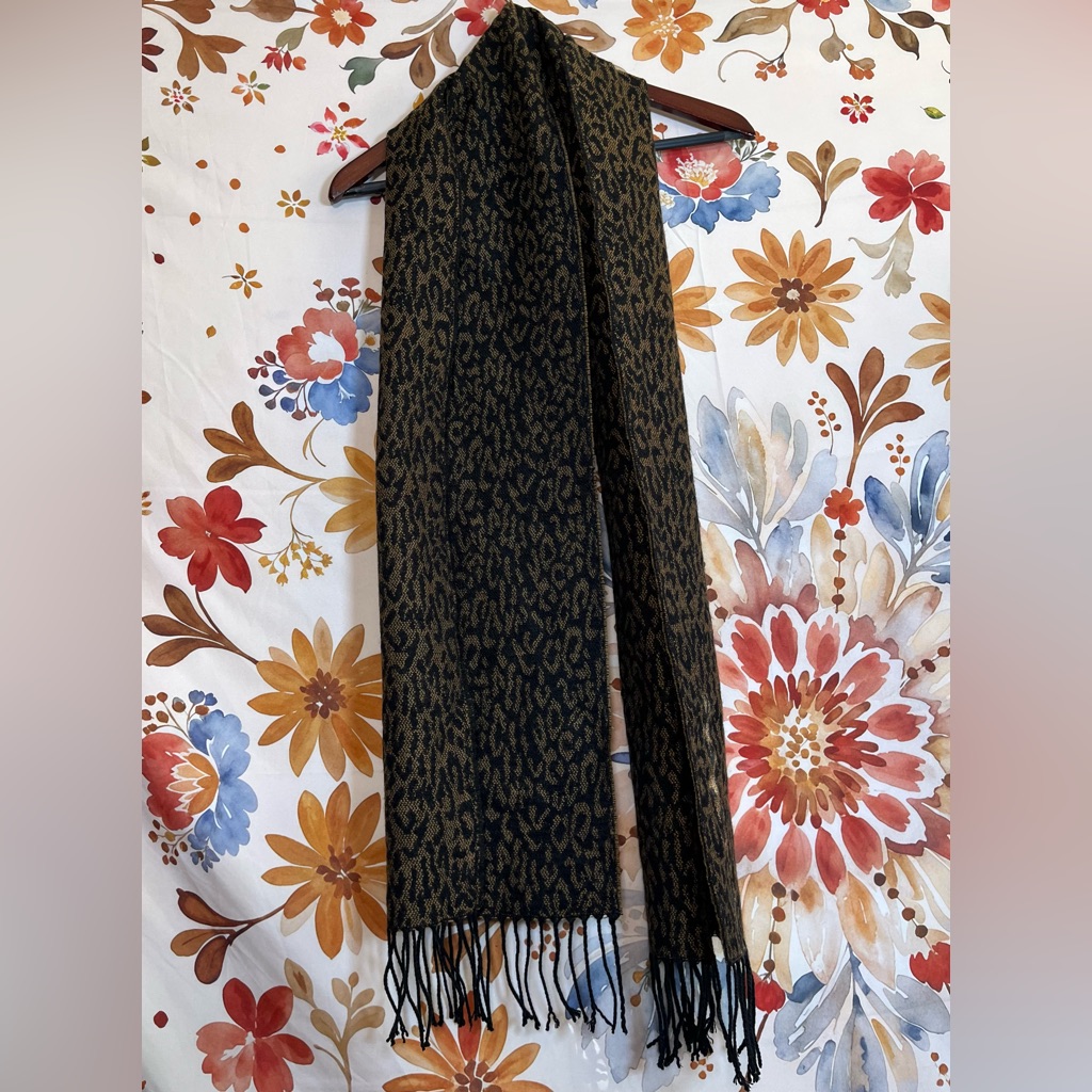 Animal Print Women’s O/S Brown Black Fringe Hem Knit Mobwife Spring Fall Scarf